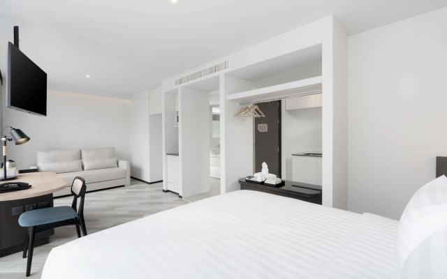 Seekers Finders Rama IV Hotel, SureStay Collection by BW