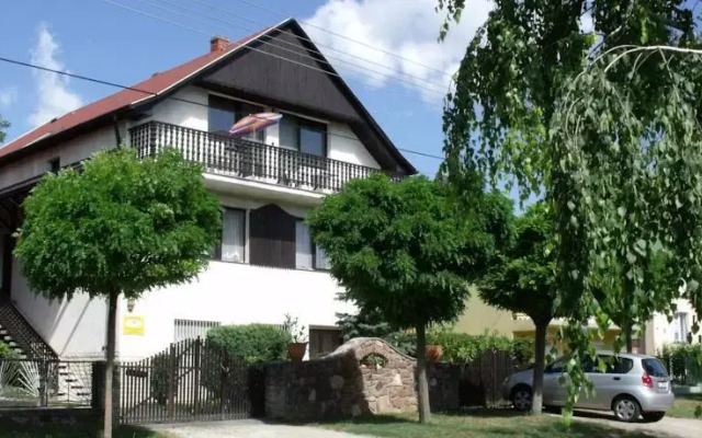 Anikó Apartman