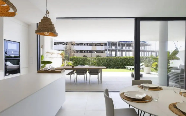 Exclusive Apartment With Garden in Higueron