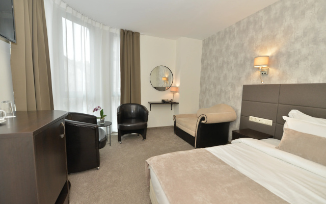 Art Plaza Hotel