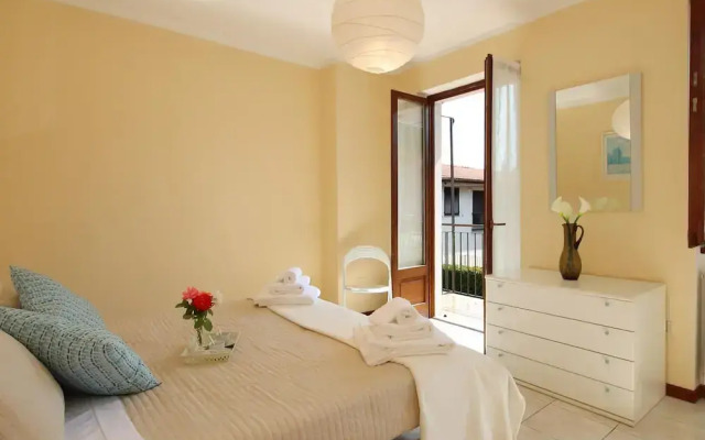Petalo Bianco 100m From Lake