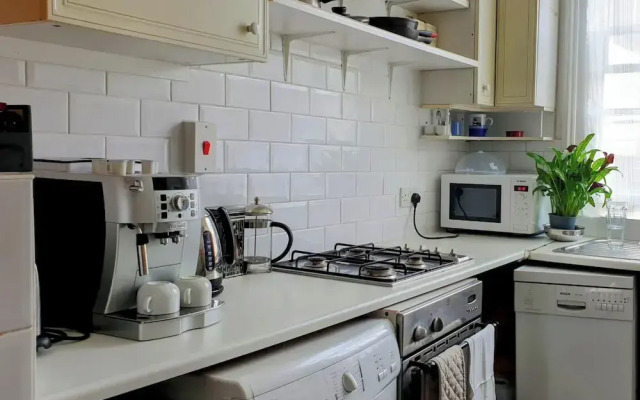 Charming 1-wall Bed Comfortable Studio in Nwlondon