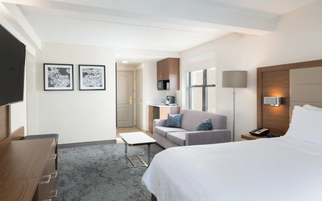 Holiday Inn Express & Suites Boston - Cambridge by IHG