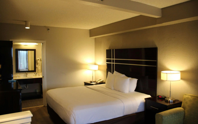 Boca Suites Deerfield Beach, SureStay Collection by BW