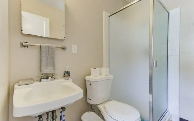 Cozy, Private 1-bedroom in Hayward