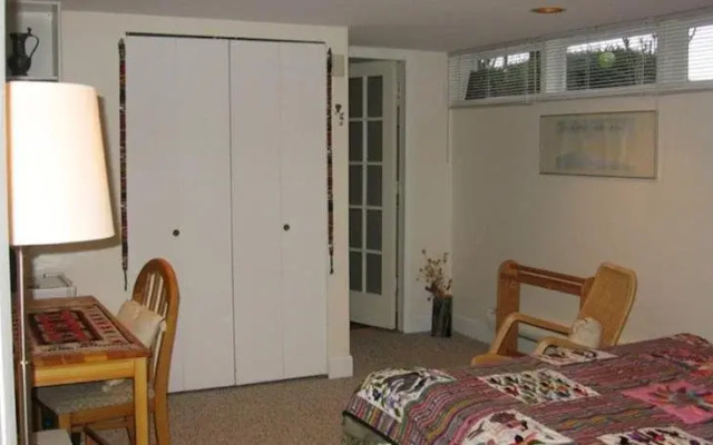 Отель Fraser Riverview Holiday Apartment Канада, Мэйпл-Ридж - отзывы, цены и фото номеров - забронировать отель Fraser Riverview Holiday Apartment онлайн комната для гостей