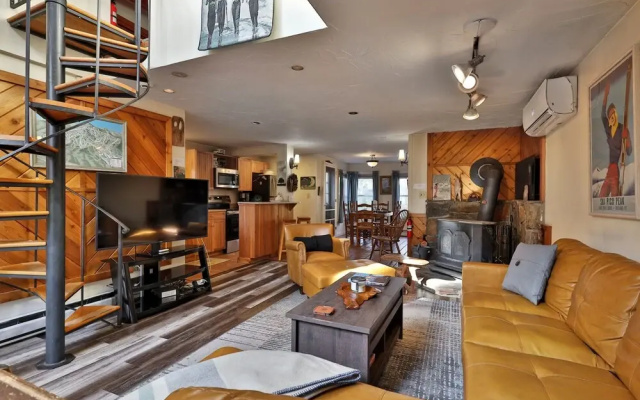Vertical Drop 3 Bedroom Home