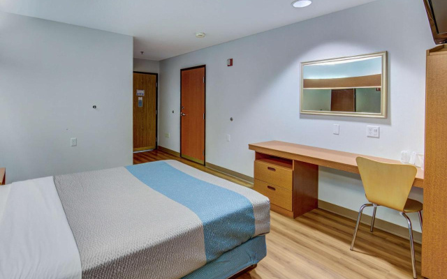Microtel Sutherlin