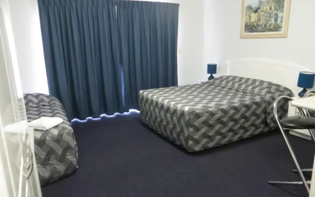 Heritage Lodge Motel