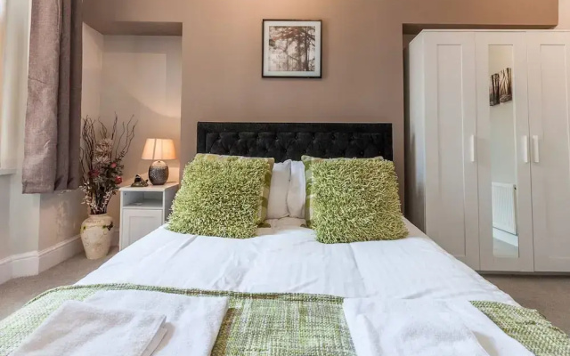 Posh Holiday Home in Plymouth near Royal William Yard