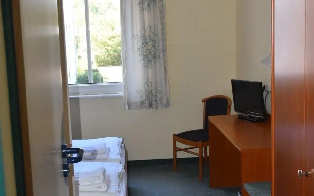 ARC Hotel