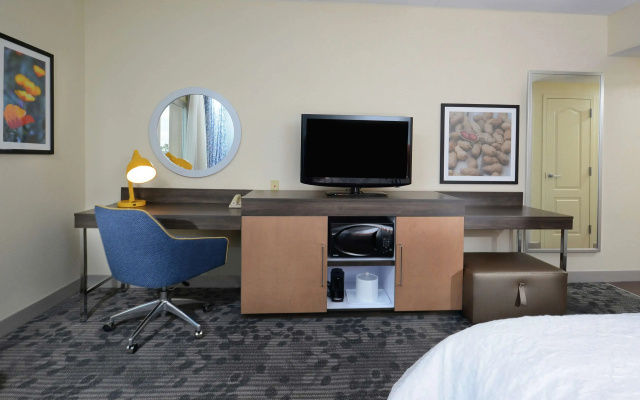 Hampton Inn & Suites Clinton - I-26