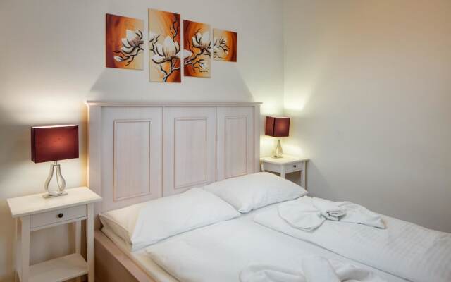Отель Royal Route Aparthouse Чехия, Прага - отзывы, цены и фото номеров - забронировать отель Royal Route Aparthouse онлайн вид на фасад