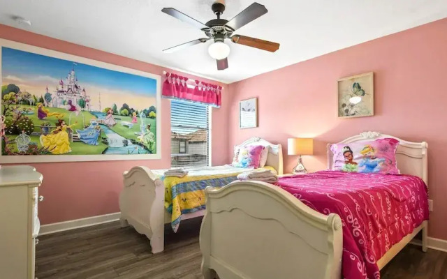 Spacious Getaway With Pool, Near Orlando Parks