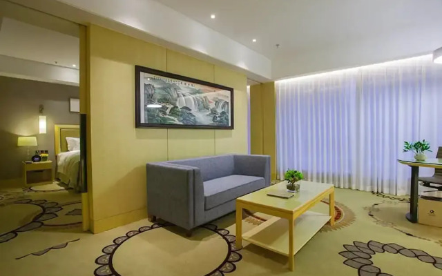 Rich Hotel