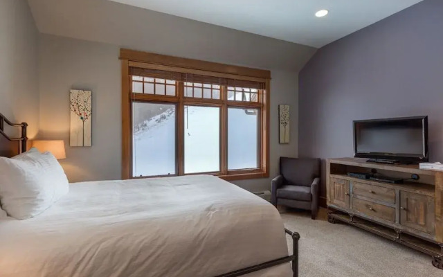 Lone Eagle #3050 - 4 Br Condo