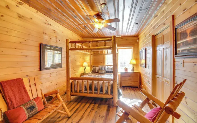 Riverfront Helen Cabin w/ Hot Tub & Deck!