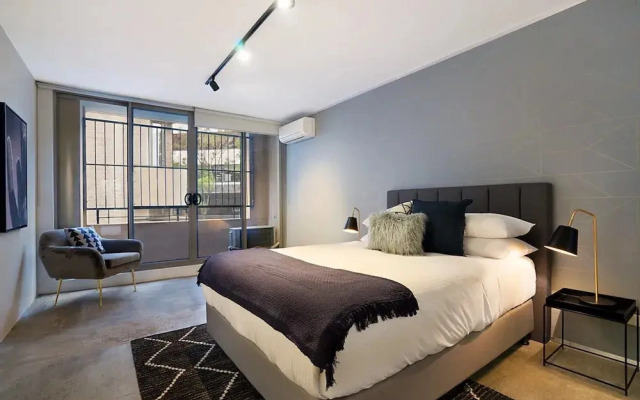 Central 1-bedroom Apartment With City Views