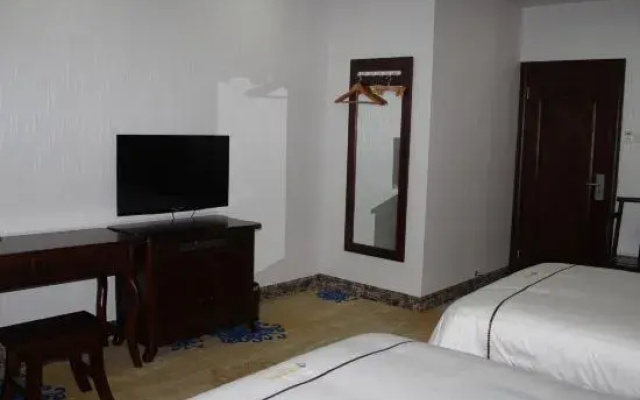 Linjiang Hotel