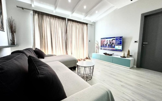 Elite Sea View Jacuzzi Penthouses