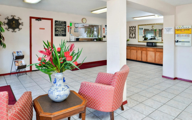 Red Carpet Inn Hornwood Drive