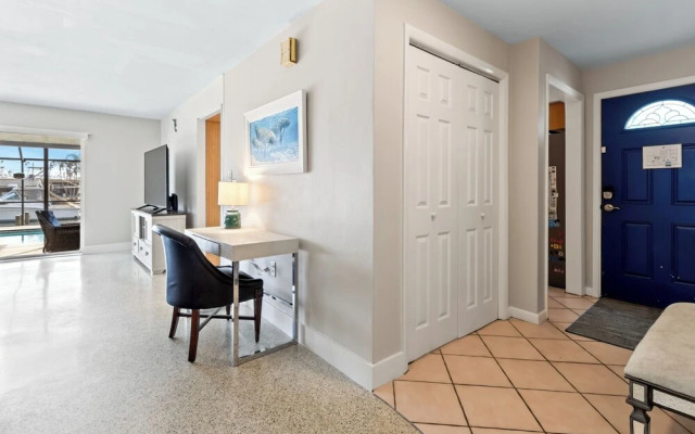 347 Carmine Dr