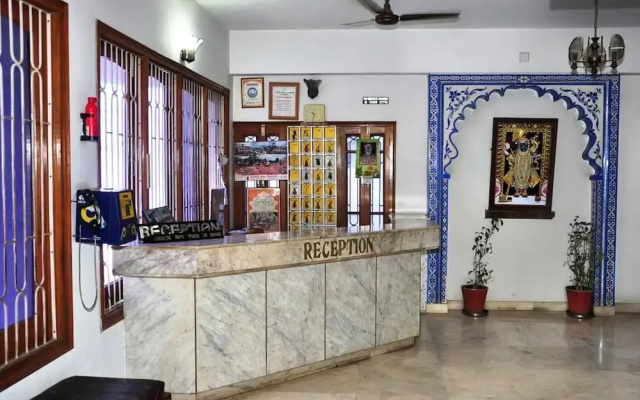 Vinayak Hotel