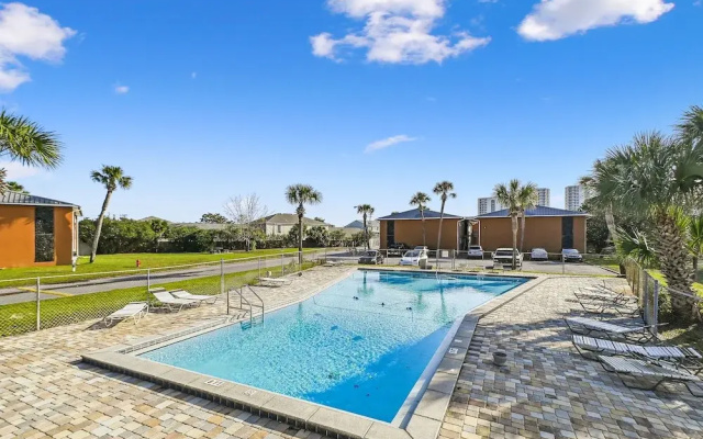 Gulf Terrace 160 - Pet-friendly First Floor Condo in Center of Destin 2 Bedroom Condo by Redawning