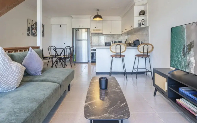 Kozyguru | Balmain | Townhouse bridge view or Charming Comfy Studio