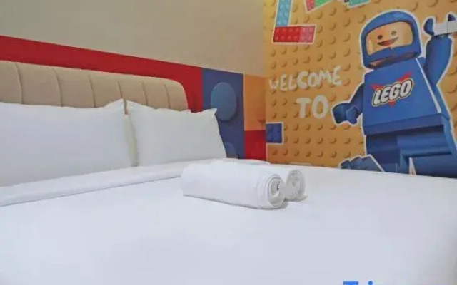 Lego House Near Lego Land