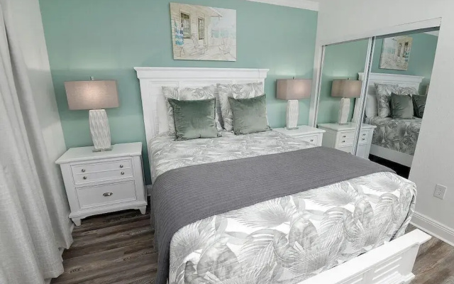 Emerald Beach 325