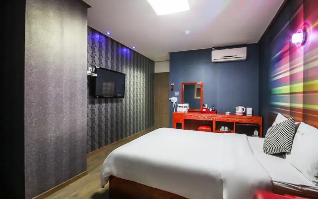 Hotel Lie