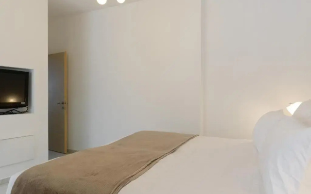 Frishman 3 Bedrooms Apartment