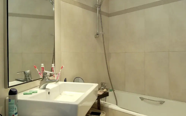 Comfortable Apartment With Dishwasher in a Residence