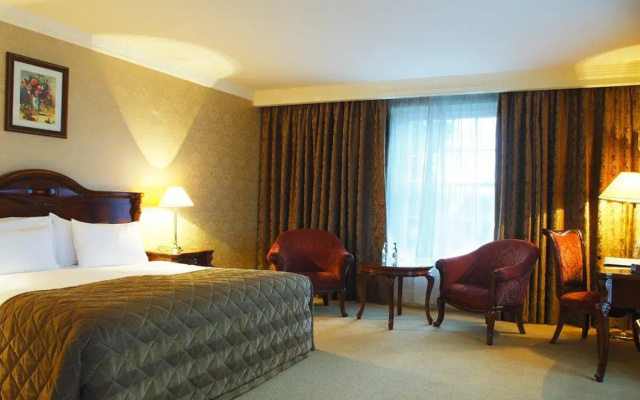 Citywest Hotel
