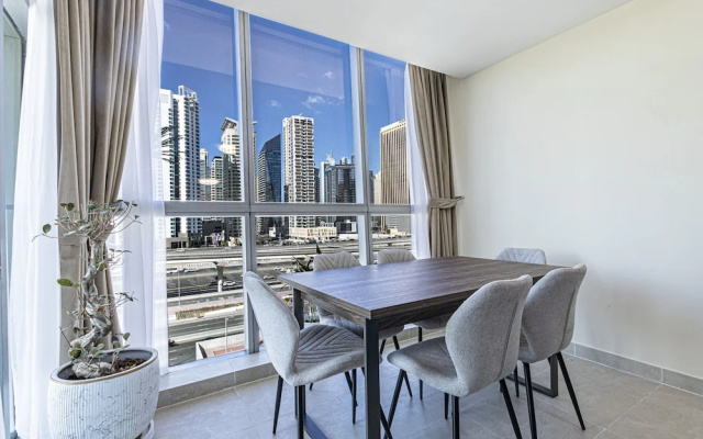 Prime 1BR Global Lake View Mins Metro