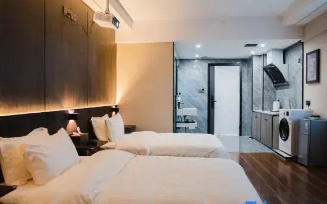 Lingchen Cinema-style Homestay (Sunac Land Panda Valley)