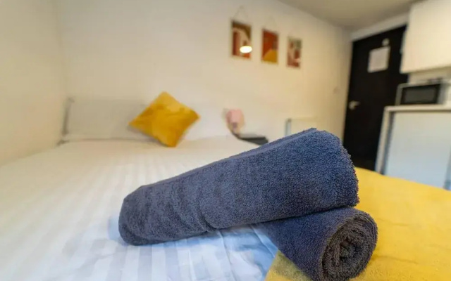 Modern Studio Available Close to the City