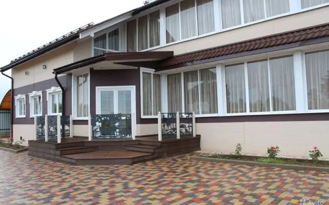 Guest house on Maly Buyan