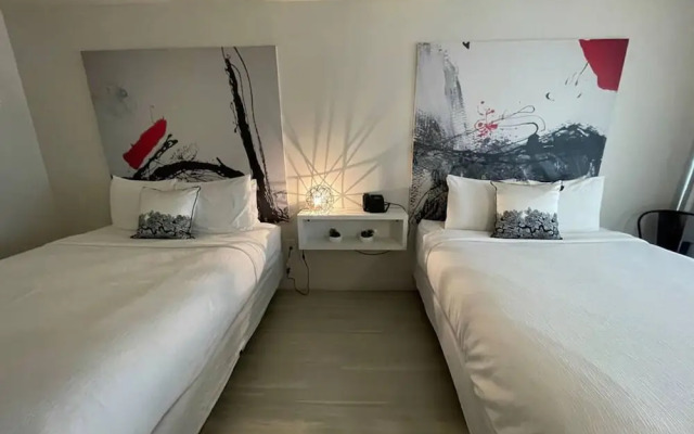 Cozy Hotel With Super Location Near Disney