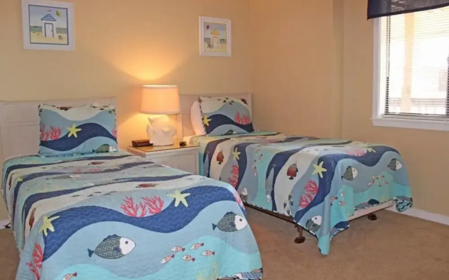 Professionally Cleaned & Sanitized / Near Beach!