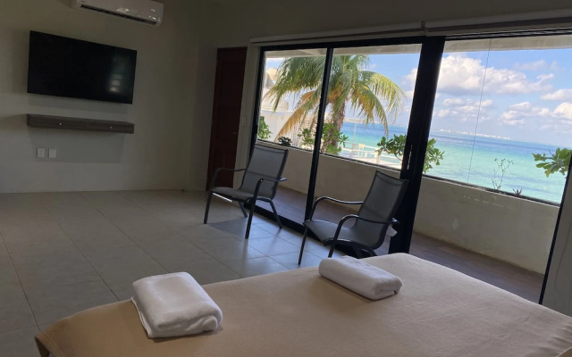Cuxos Hotel Beachfront