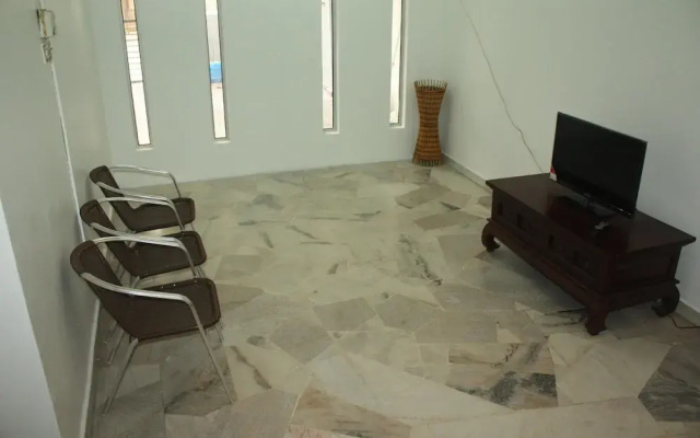 Teratai Homestay Taman Kinrara 2