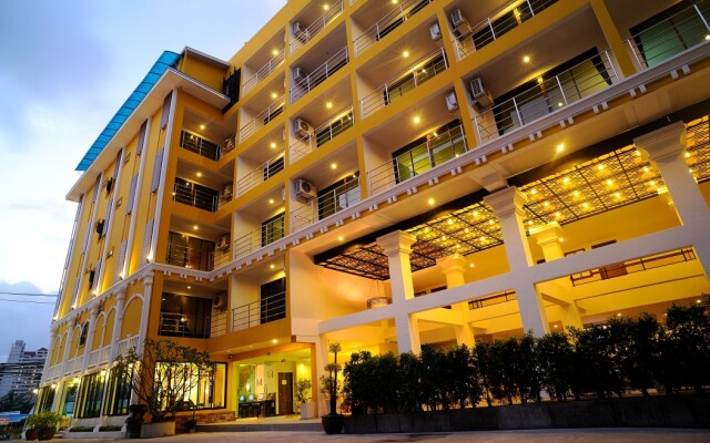 Ansino Bukit Hotel вид на фасад