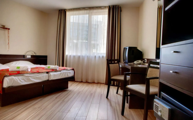 CE Plaza Hotel