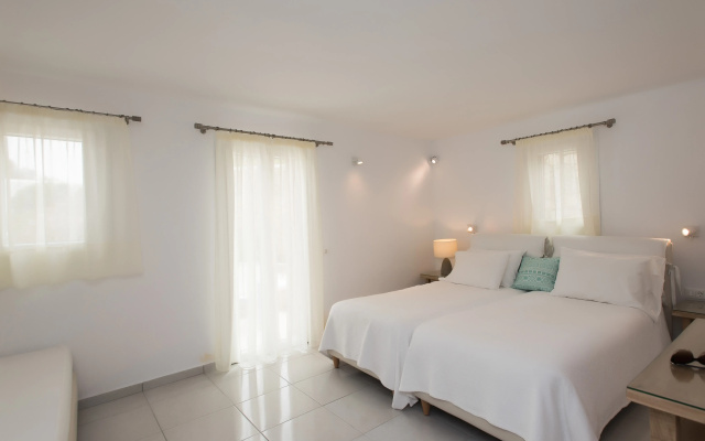 Charissi Hotel