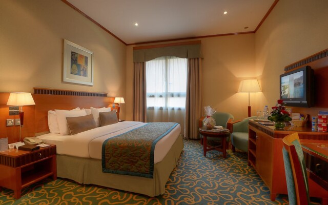 Golden Tulip Suites Mall of The Emirates - Dubai 1