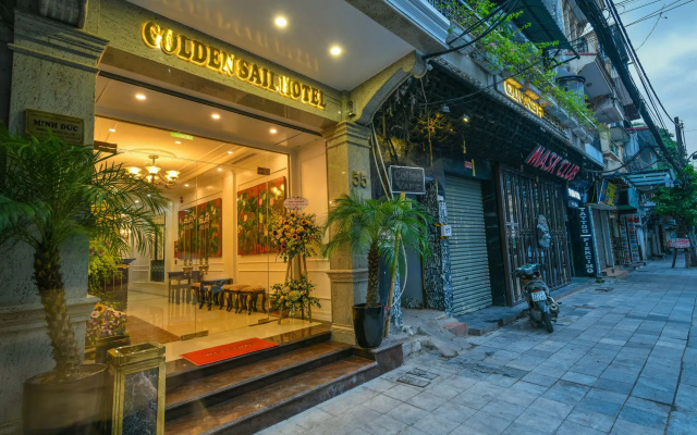Golden Sail Hotel