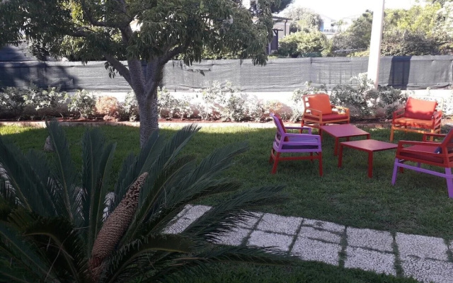 Apartment in Villa with Swimming Pool 20 Meters from the Sea