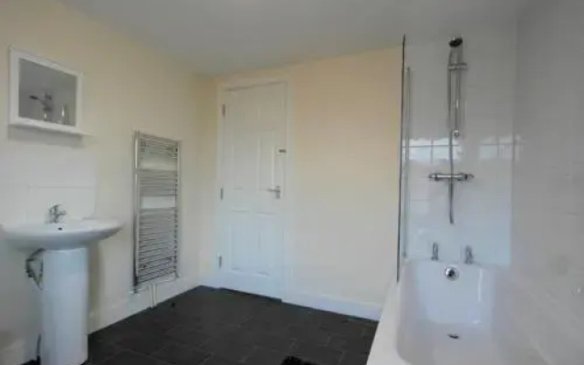 55A Derbyshire Lane